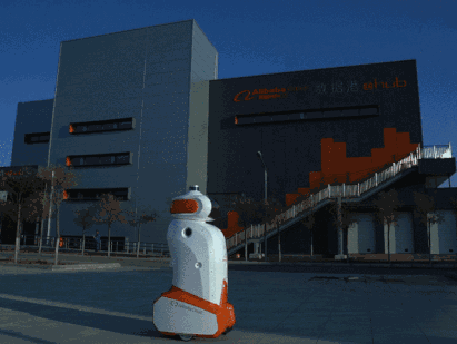 阿里巴巴数据中心巡检“天巡”机器人组图欣赏